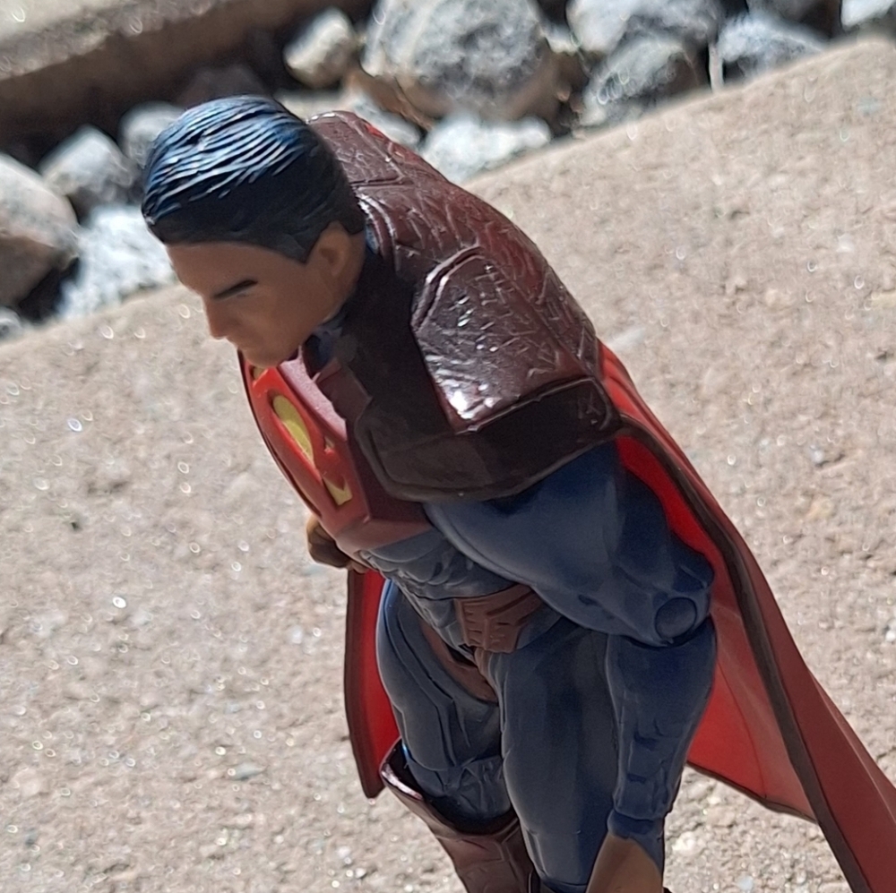 DC Comics Unlimitted Injustice Gods Among Us Action Figure Collectibe Superman - Picture 4 of 11